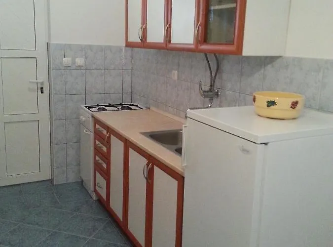 Appartement With Parking Space Vinisce, Trogir - 12637 Vinišće