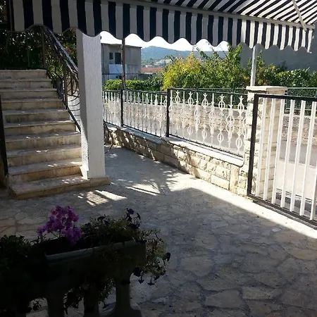 With Parking Space Vinisce, Trogir - 12637 Vinišće