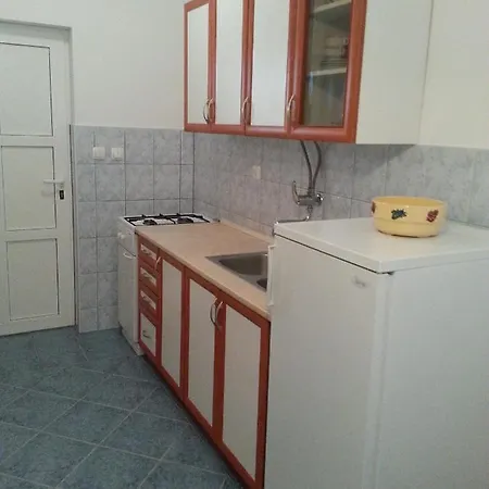 Apartment With A Parking Space Vinisce, Trogir - 12637 Vinisce