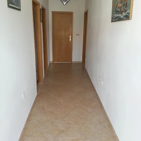 Appartement With Parking Space Vinisce, Trogir - 12637 *