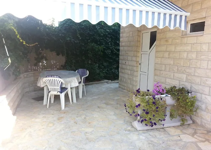 公寓 With Parking Space Vinisce, Trogir - 12637 *