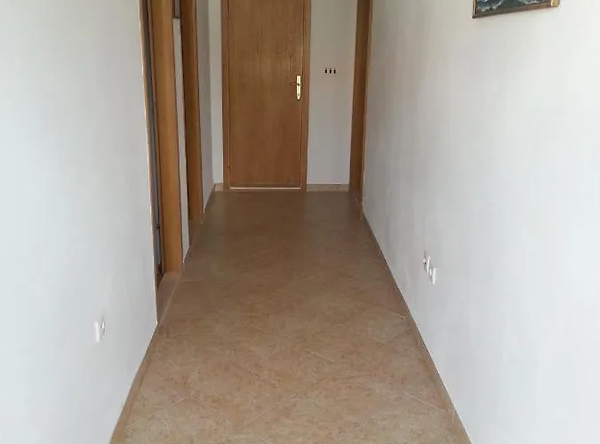 公寓 With Parking Space Vinisce, Trogir - 12637 *